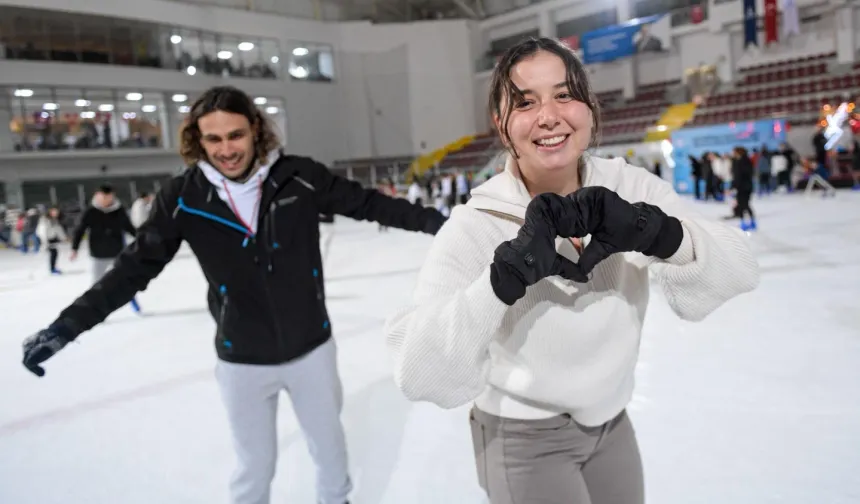 İzmir'in buz pisti yeni döneme hazır