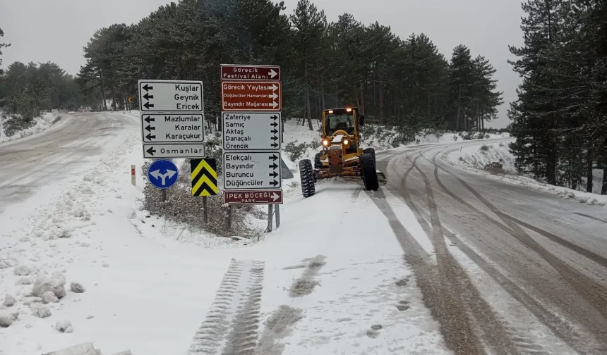 Bursa'da kar seferberliği: Büyükşehir ekipleri sahada