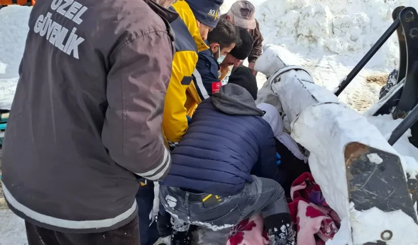 Malatya'da karda mahsur kalan araç ve vatandaşlar kurtarıldı