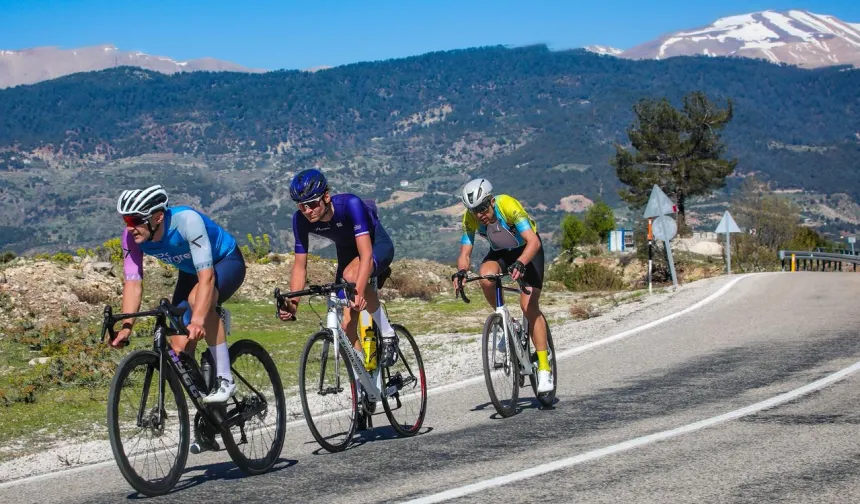AKRA Gran Fondo Antalya için geri sayım... Kemer'de pedallar 'Yeşil Gelecek' için döndürülecek