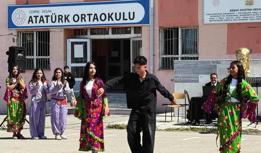 Keşan Atatürk Ortaokulu'nda bahar coşkusu